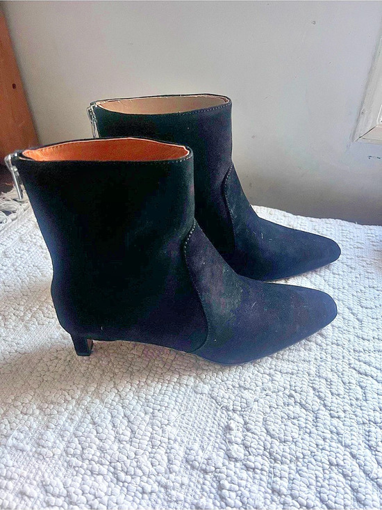 Madewell Shoes - Madewell The Dimes Kitten-Heel Boot in Suede Kitten-Heel Boots in Black US 8.5